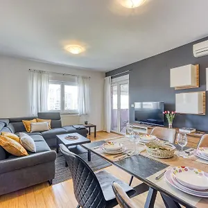  Apartment Dea - Three Bedroom Croatia